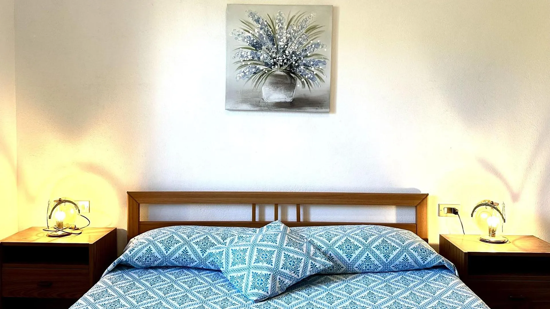 Casa Flores Tertenìa 0*,